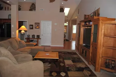 539 Clover Ln, Griffith, IN 46319 photo 5