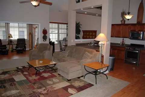 539 Clover Ln, Griffith, IN 46319 photo 6