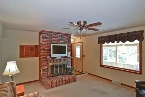242 E 650, Valparaiso, IN 46383 photo 8