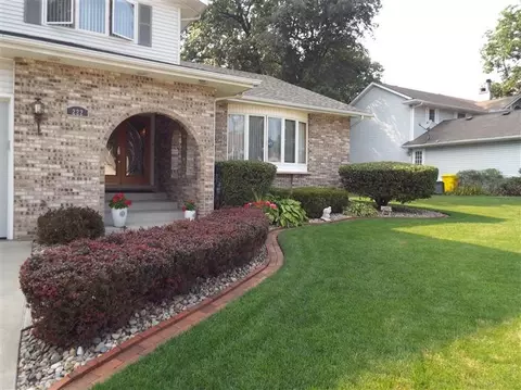 222 N Elgin St, Griffith, IN 46319 photo 2