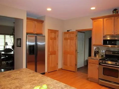 132 Exeter St, Munster, IN 46321 photo 3