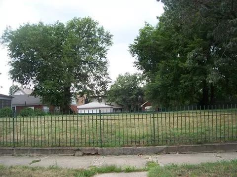 668 Pierce St, Gary, IN 46402 photo 5