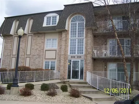 203 Swan Dr #1D, Dyer, IN 46311 photo 1