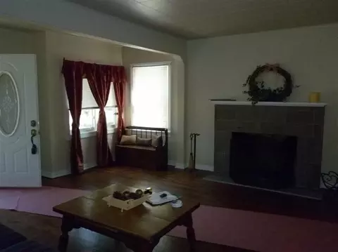 2925 Beverly Dr, Gary, IN 46408 photo 2