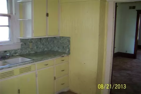 407 E North St, Crown Point, IN 46307 photo 3