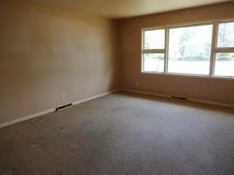 406 S Broad St, Griffith, IN 46319 photo 2