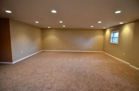 100 Walnut Ct, Hebron, IN 46341 photo 8