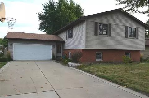 100 Walnut Ct, Hebron, IN 46341 photo 1