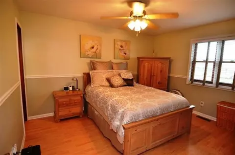 100 Walnut Ct, Hebron, IN 46341 photo 5
