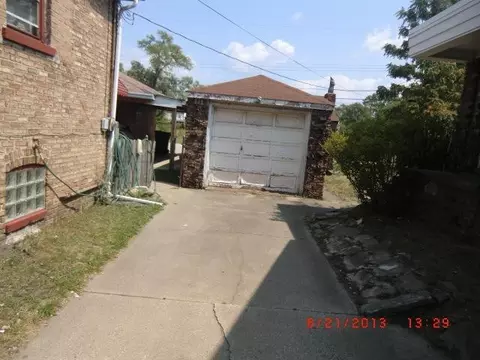 2621 Harrison St, Gary, IN 46407 photo 2