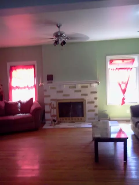569 Buchanan St, Gary, IN 46402 photo 4