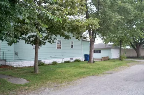 219 W Main St, Griffith, IN 46319 photo 3