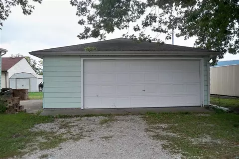 219 W Main St, Griffith, IN 46319 photo 4