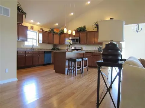 1182 Sawgrass Dr, Griffith, IN 46319 photo 6
