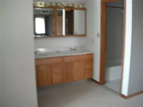 2525 E Lakeshore Dr, Crown Point, IN 46307 photo 6