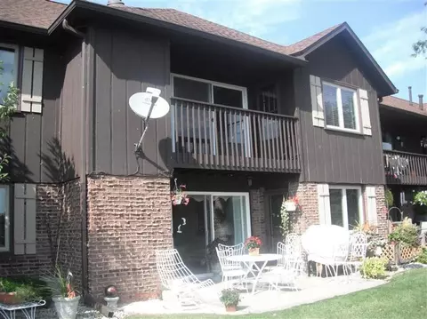 2525 E Lakeshore Dr, Crown Point, IN 46307 photo 1