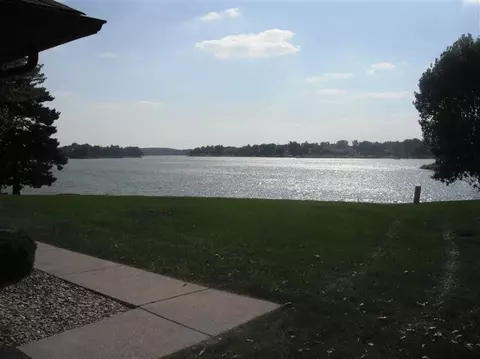 2525 E Lakeshore Dr, Crown Point, IN 46307 photo 2