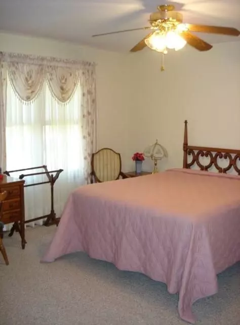 6052 Thomas St, De Motte, IN 46310 photo 9