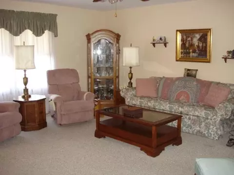 6052 Thomas St, De Motte, IN 46310 photo 4