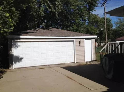 225 Timrick Dr, Munster, IN 46321 photo 4