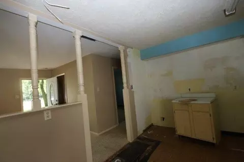 10436 N 500, De Motte, IN 46310 photo 8