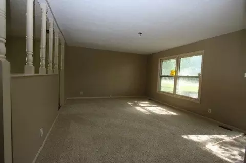 10436 N 500, De Motte, IN 46310 photo 2