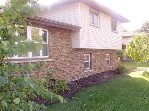 446 Willow Ln, Dyer, IN 46311 photo 1