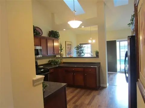 1204 Sawgrass Dr, Griffith, IN 46319 photo 3