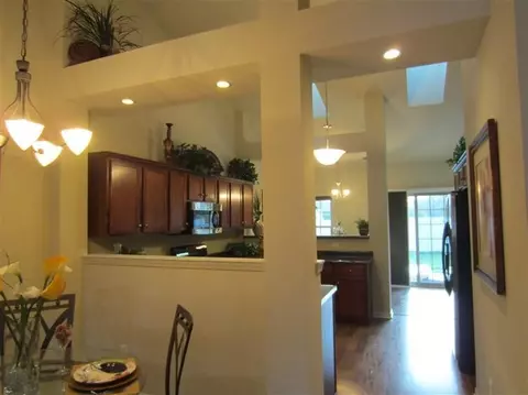 1204 Sawgrass Dr, Griffith, IN 46319 photo 2