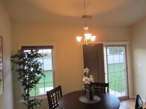 1204 Sawgrass Dr, Griffith, IN 46319 photo 7