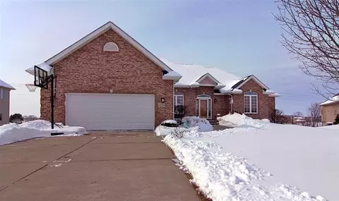 10132 Doubletree Dr, Crown Point, IN 46307 photo 1