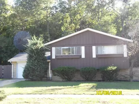 8023 Hemlock Ave, Gary, IN 46403 photo 1