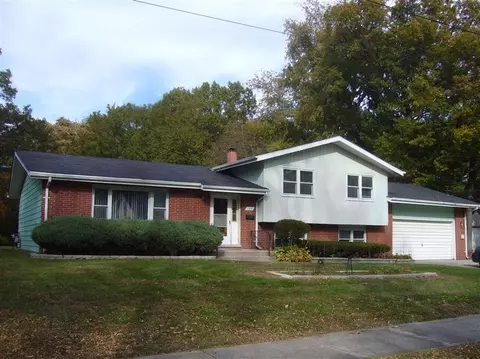 120 E Avenue C, Griffith, IN 46319 photo 1
