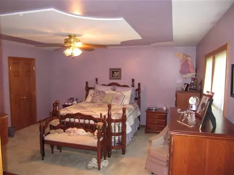 6122 Thomas St, De Motte, IN 46310 photo 4