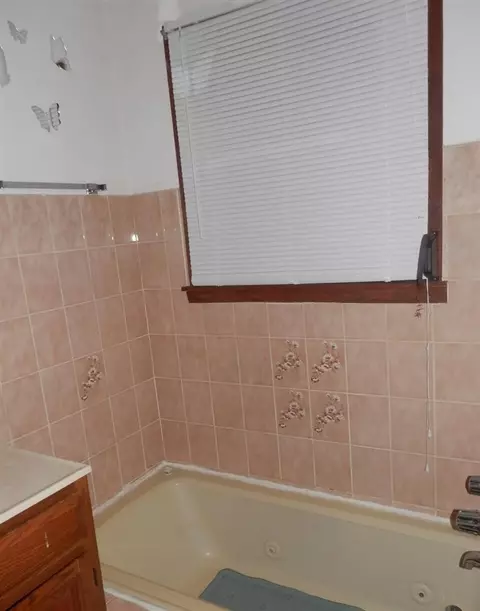 519 S Warrick St, Gary, IN 46403 photo 5