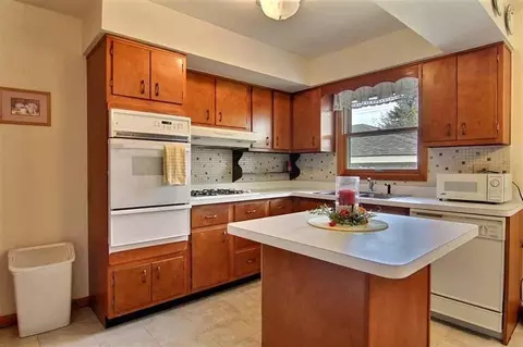 147 W Carnation, Dyer, IN 46311 photo 4