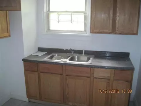 568 Ohio St, Gary, IN 46402 photo 3