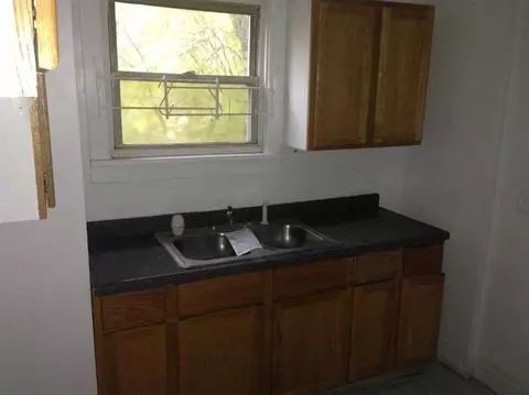 568 Ohio St, Gary, IN 46402 photo 4