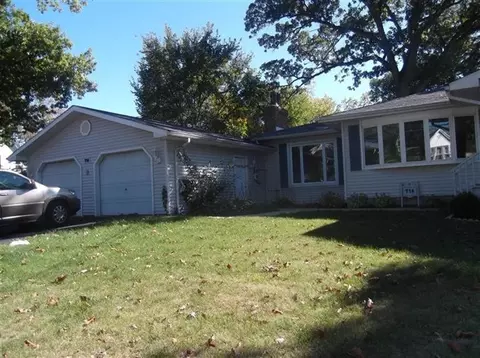 714 E Main St, Lowell, IN 46356 photo 2