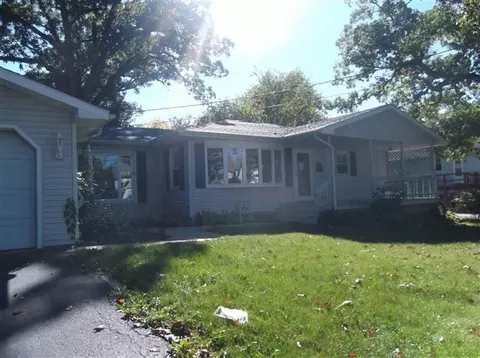 714 E Main St, Lowell, IN 46356 photo 3