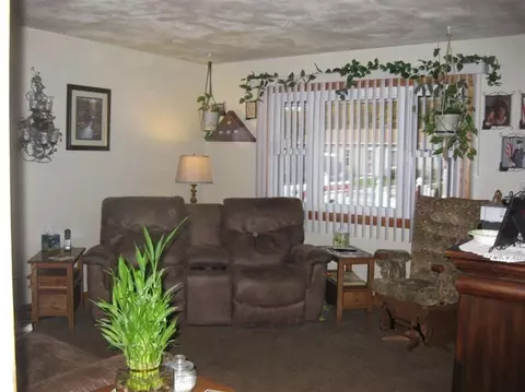 507 S Wayne St, Gary, IN 46403 photo 3