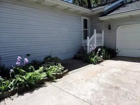 338 N True St, Griffith, IN 46319 photo 2