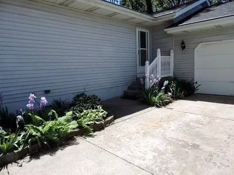 338 N True St, Griffith, IN 46319 photo 2