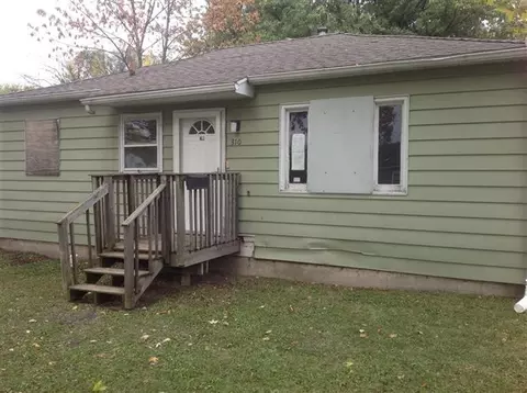 310 Maple St, Crown Point, IN 46307 photo 1