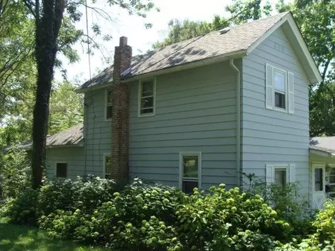 820 Brown St, Valparaiso, IN 46383 photo 2