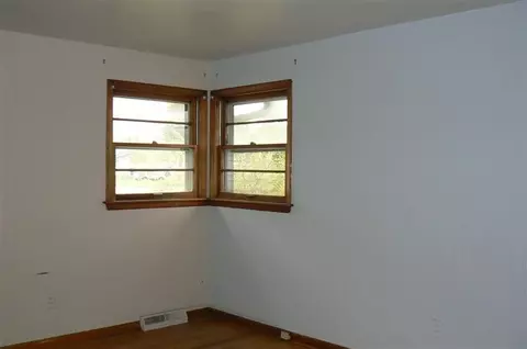 202 E Glen Park Ave, Griffith, IN 46319 photo 4
