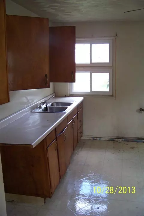 4202 W 22nd Pl, Gary, IN 46404 photo 4