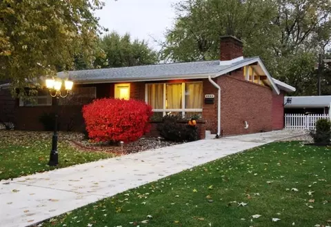8043 Linden Ave, Munster, IN 46321 photo 1