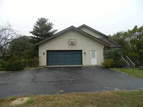 7388 Rustic Dr, De Motte, IN 46310 photo 2