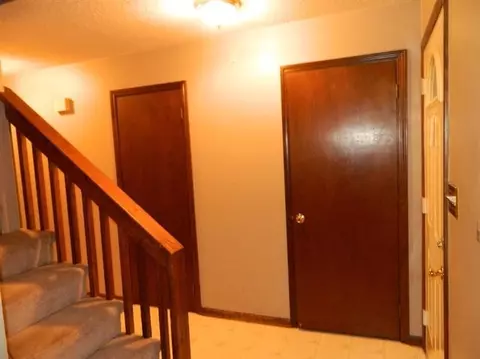 7388 Rustic Dr, De Motte, IN 46310 photo 6